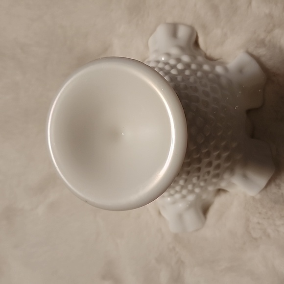 VINTAGE FENTON WHITE MILK GLASS PEDESTAL CANDY DISH. π¬ π - Picture 4 of 6